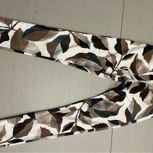 Italian Jogger Leaf Print Pants in Brown and White